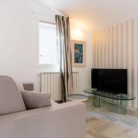 Hostdomus - Casa Madi דירה