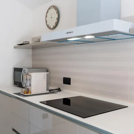 Hostdomus - Casa Madi אלסיו