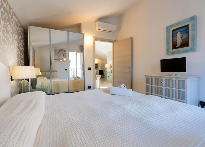 Hostdomus - Casa Madi Apartman Alassio