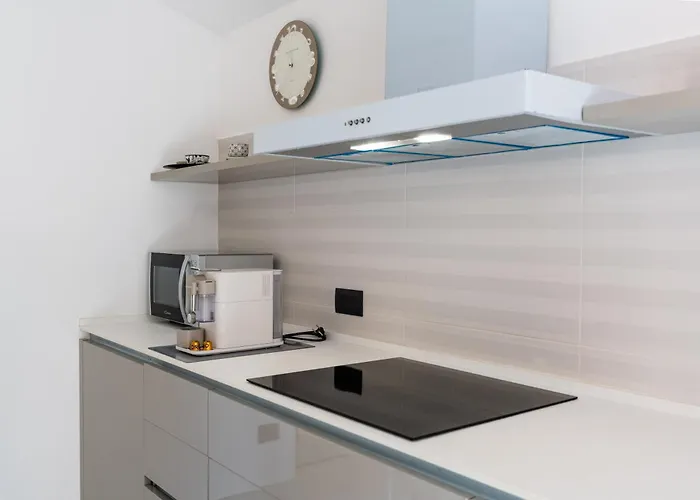 Hostdomus - Casa Madi Alassio