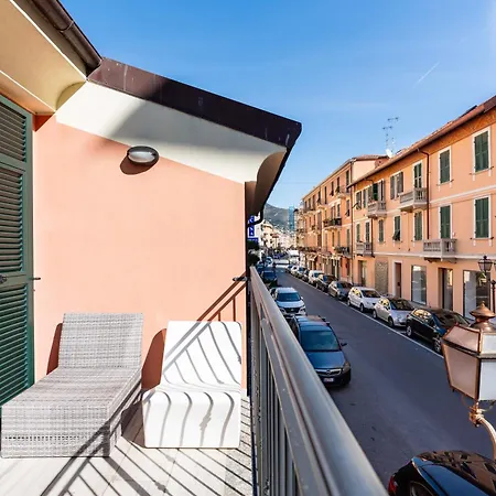 Hostdomus - Casa Madi Alassio